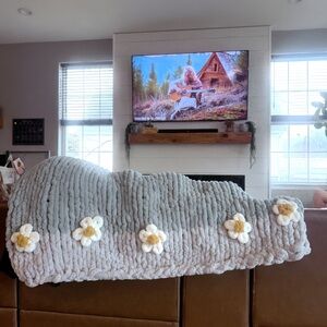 Cozy Hand Knitted Daisy Throw Blanket